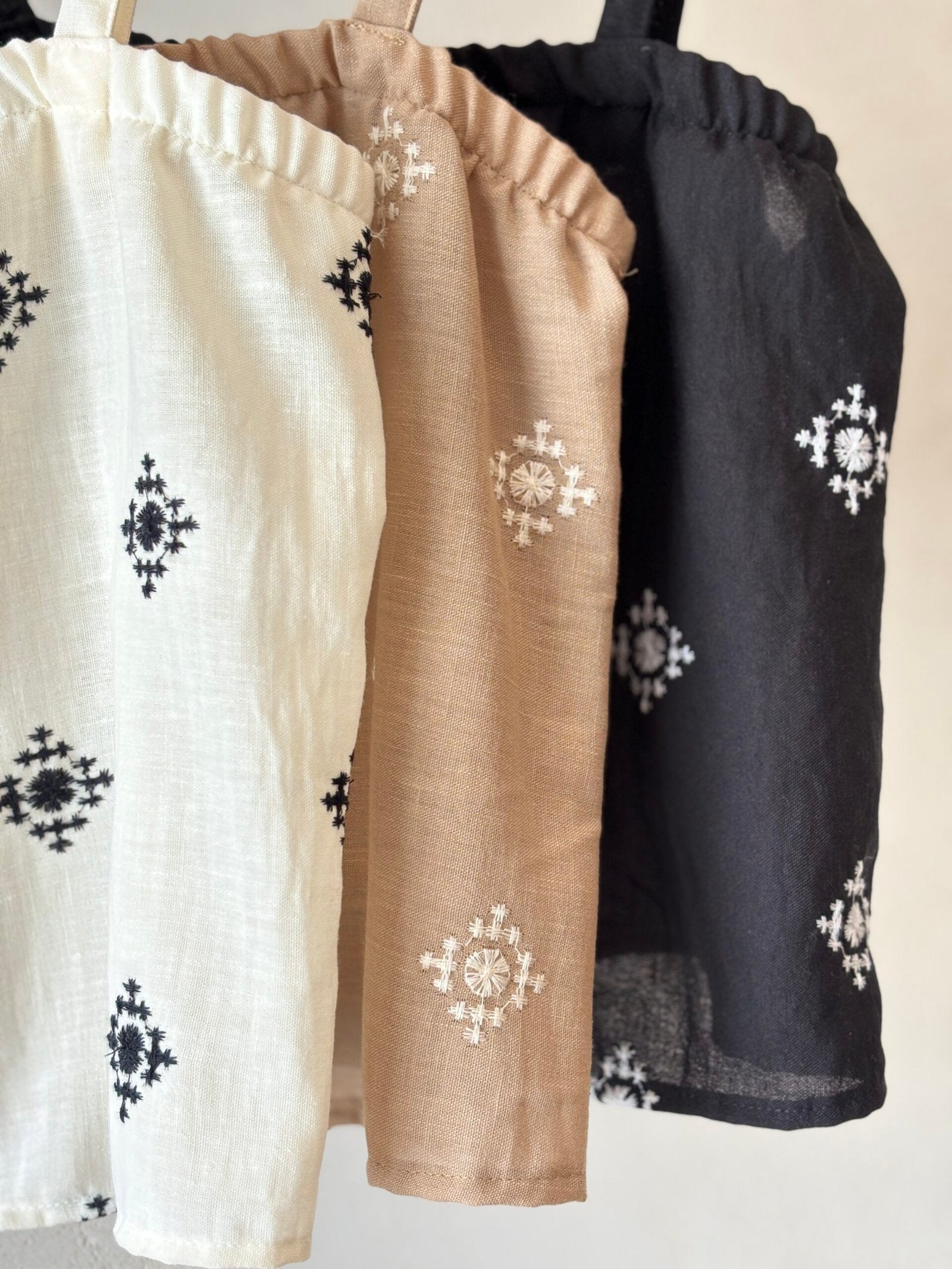 Musculosa Kenia con estampado de motivos geométricos en tres colores