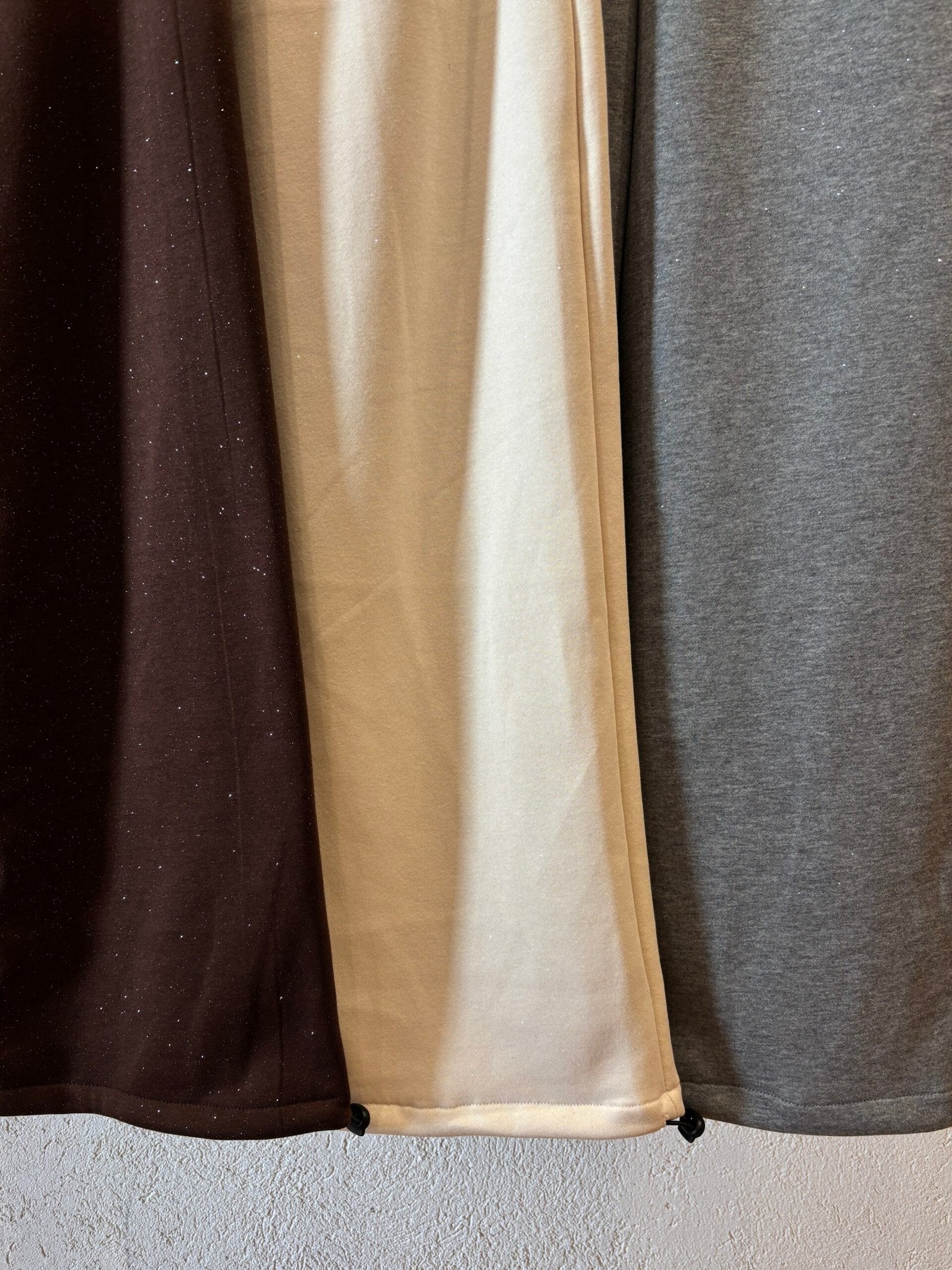 Pantalón Fresia de tiro alto y pierna recta en beige