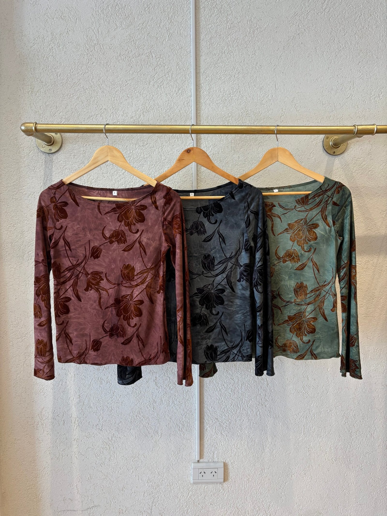 Blusa manga larga escote redondo estampado floral velvet