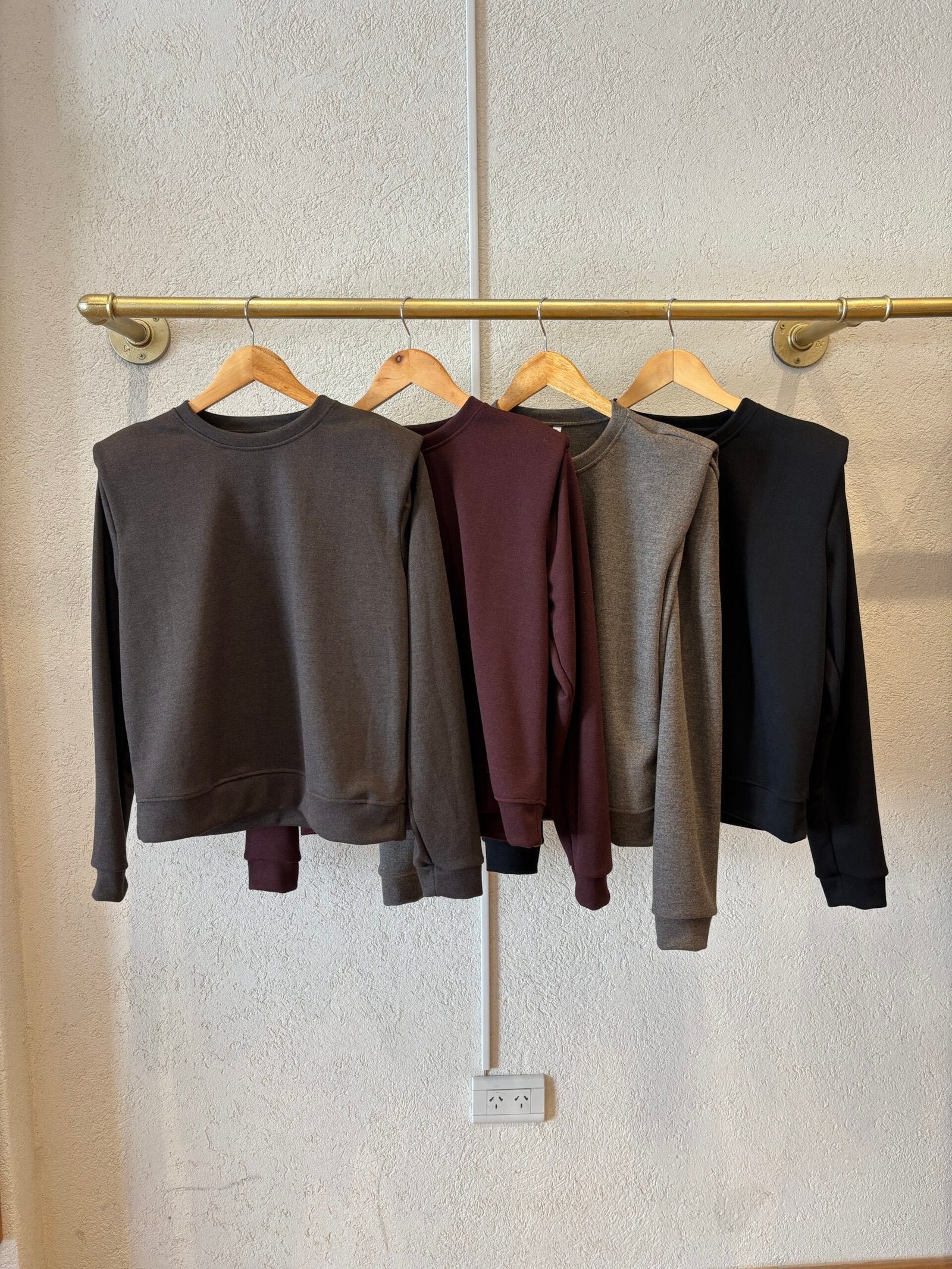 Buzo de algodón con cuello redondo y manga larga