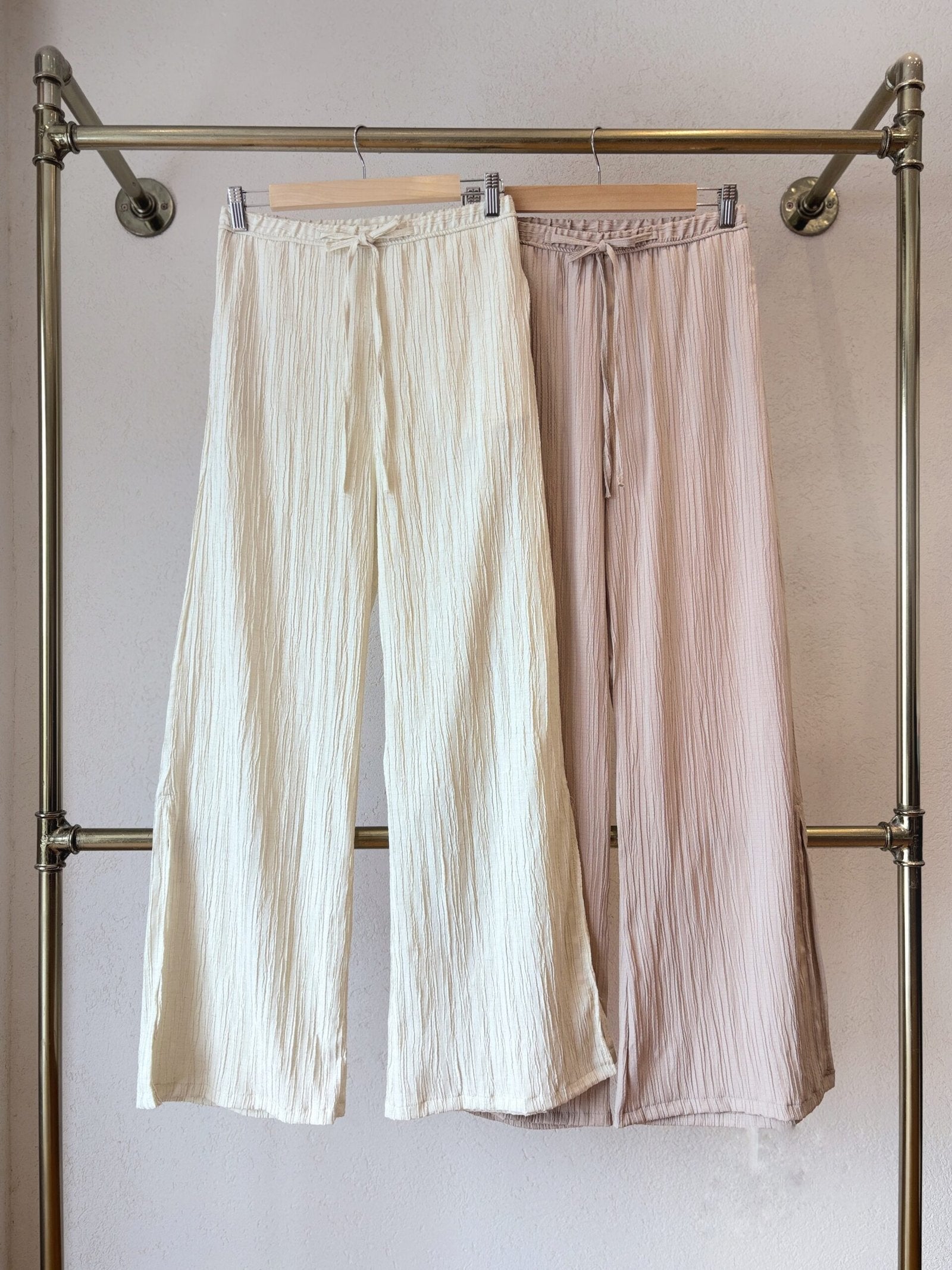 Pantalón Isadora plisado de cintura elástica en crema y rosa