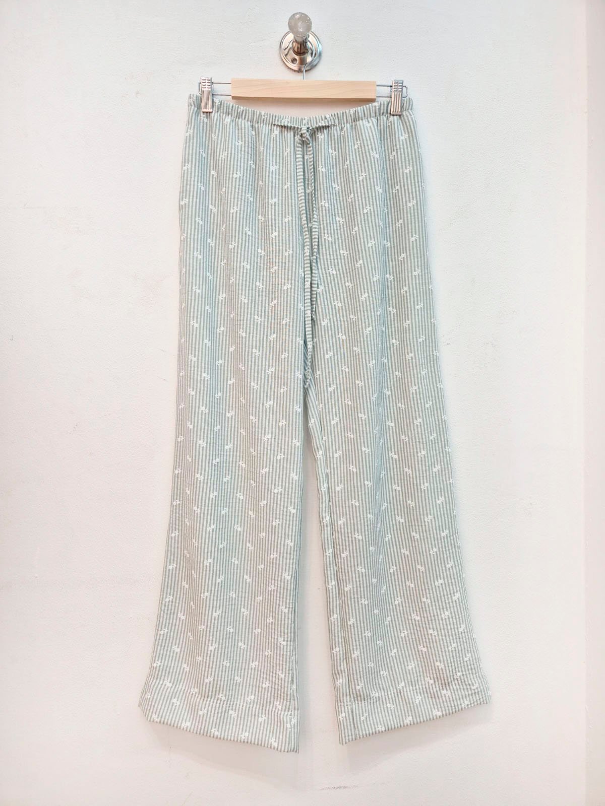 Pantalón de tiro alto con estampado Liberty y cordón ajustable