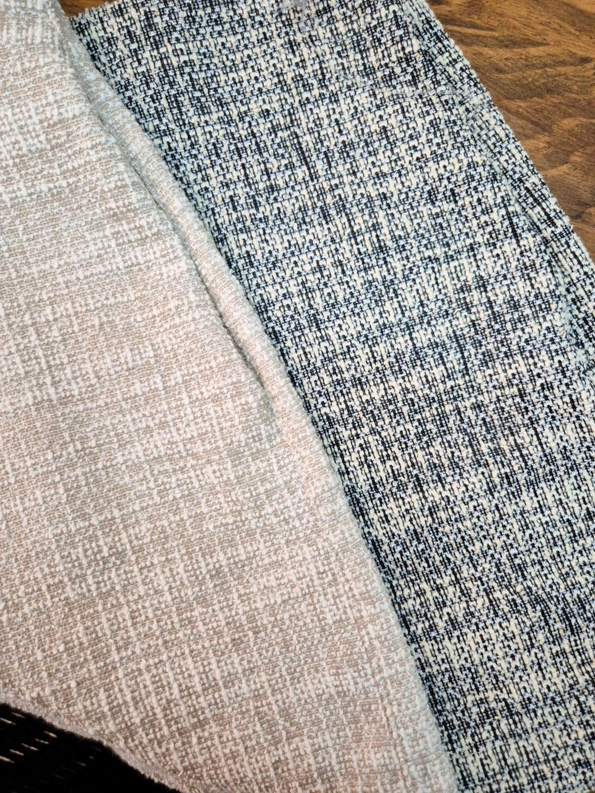 Pantalón corto texturado blanco y azul marino de tiro alto