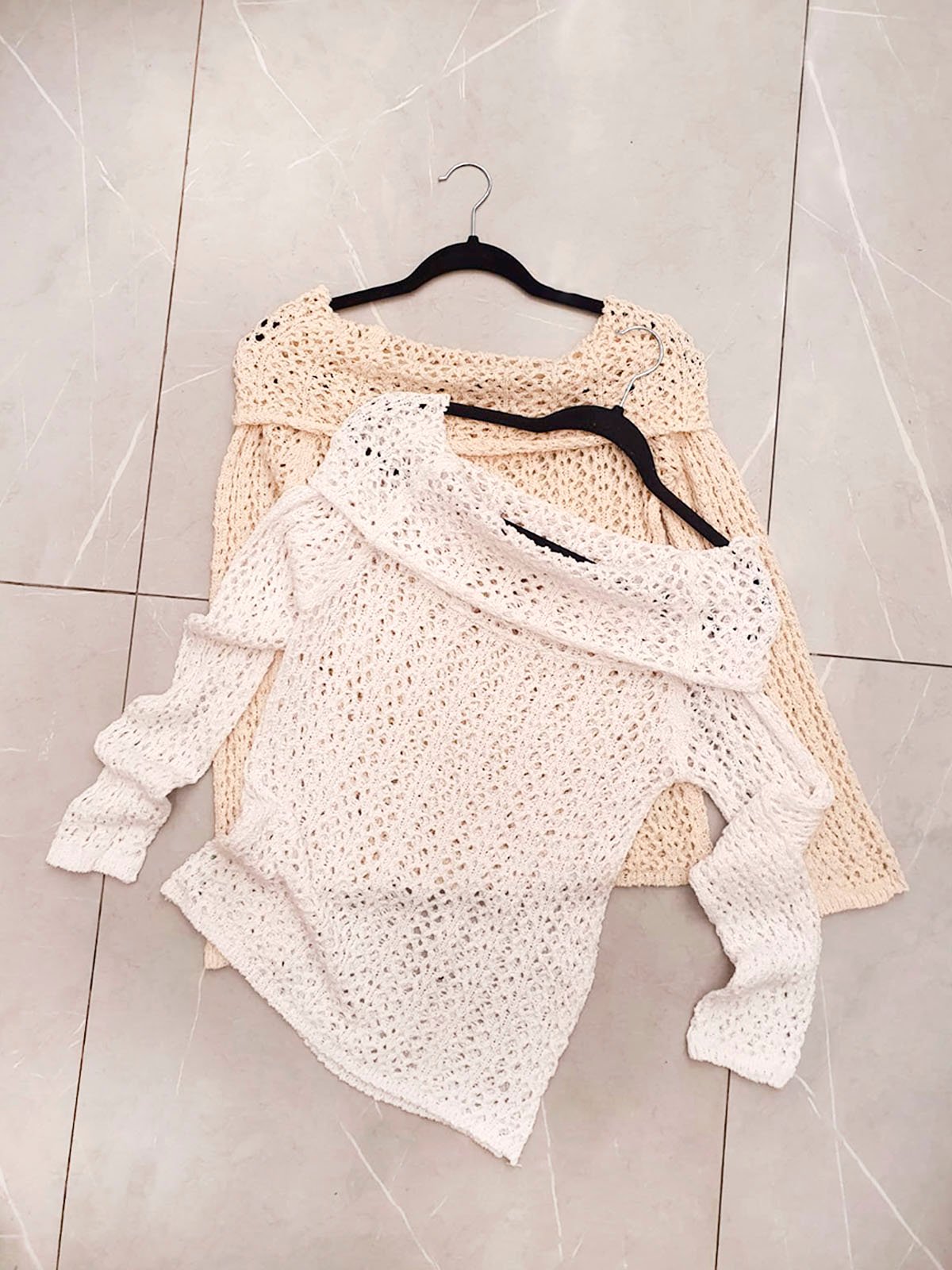 Remera Roma de algodón calado crudo con manga larga y escote barco