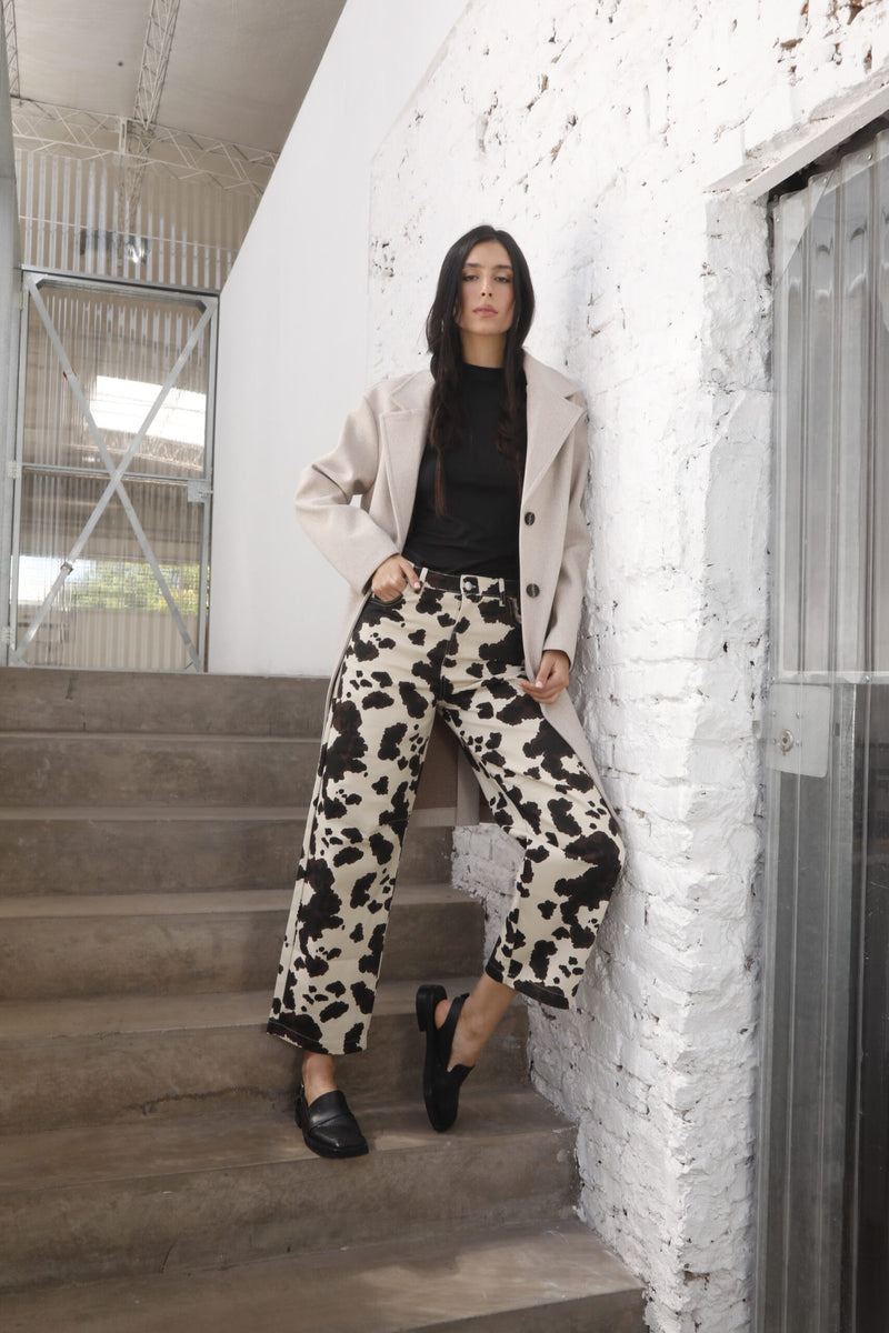 Pantalón de tiro alto estampado blanco y negro con pierna recta