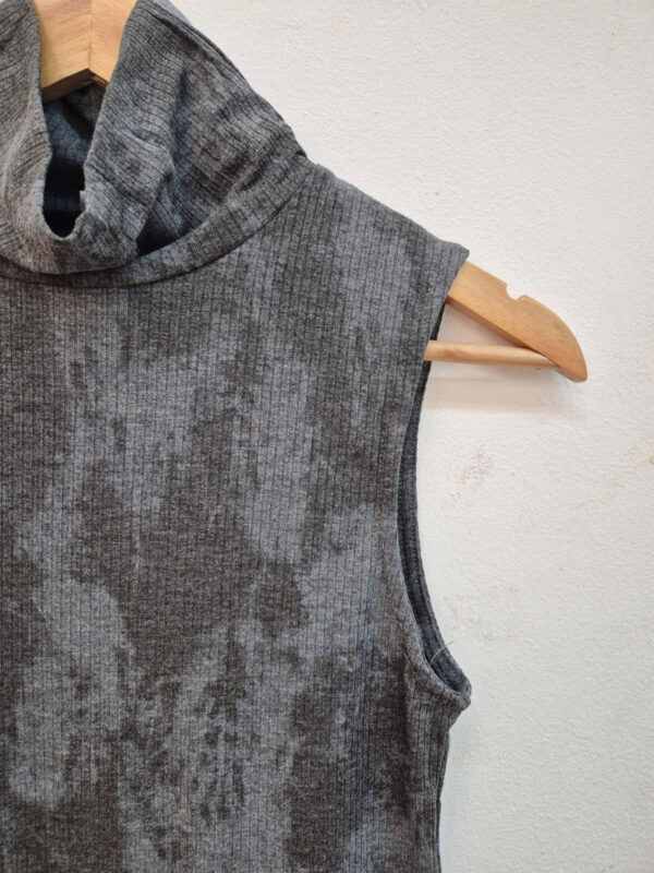 Musculosa Nigeria - Imagen 2