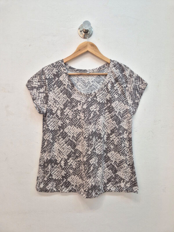 Remera Morena